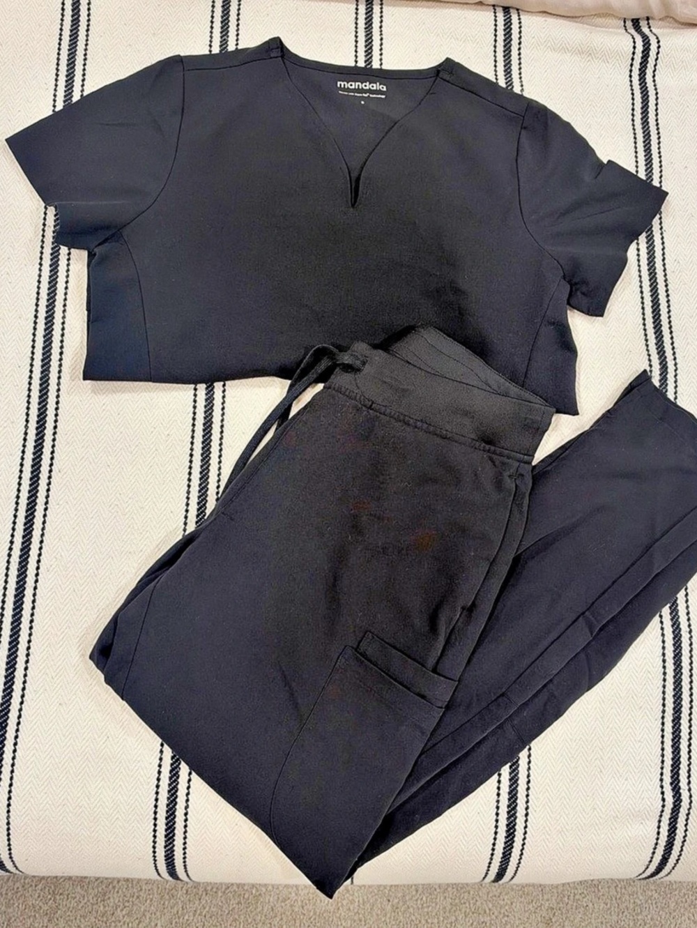 mandala Scrub Set (V-Neck Top & straight Pants) Black Medium